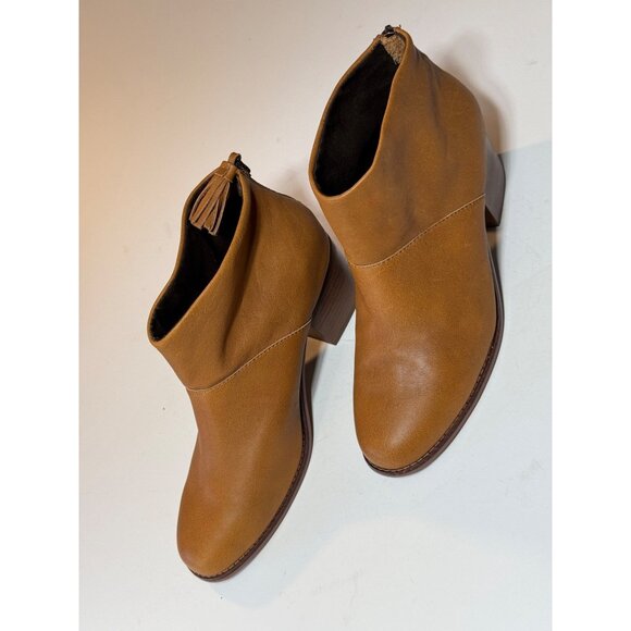 Toms Womens Size 10 Tan Ankle Boots With Tassel Zippers & 2-Inch Heels - Picture 8 of 16